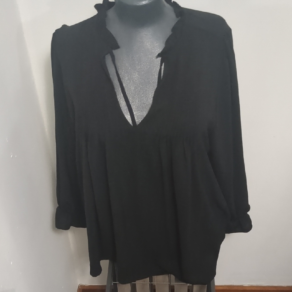 Gourgous Black Poet Victorian Blouse Goth 1X Torrid 1 Tie V Front Ruffle Sleeve